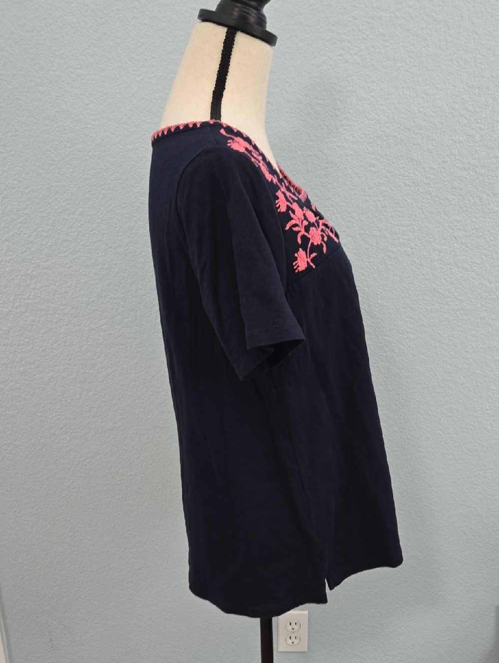 TALBOTS Navy Embroidered Squaree Neck Short-Sleeve Top Pink Floral Sz Large - Picture 8 of 11